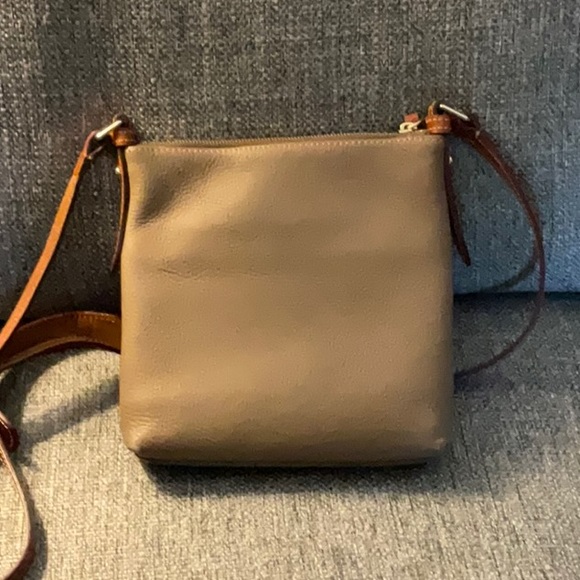 AUTHENTIC DOONEY & BOURKE TAN LEATHER Crossbody - Picture 2 of 10